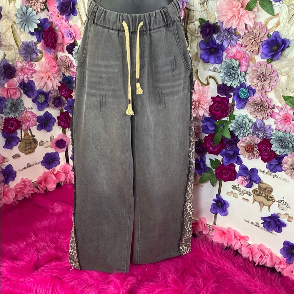 Gray Wide Leg Jeans with Leopard Accents